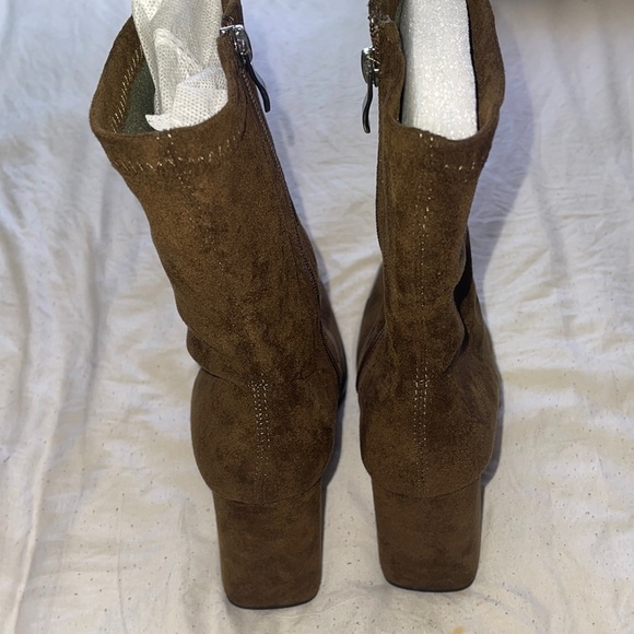 NEW Brown sock heel boots - Picture 4 of 7